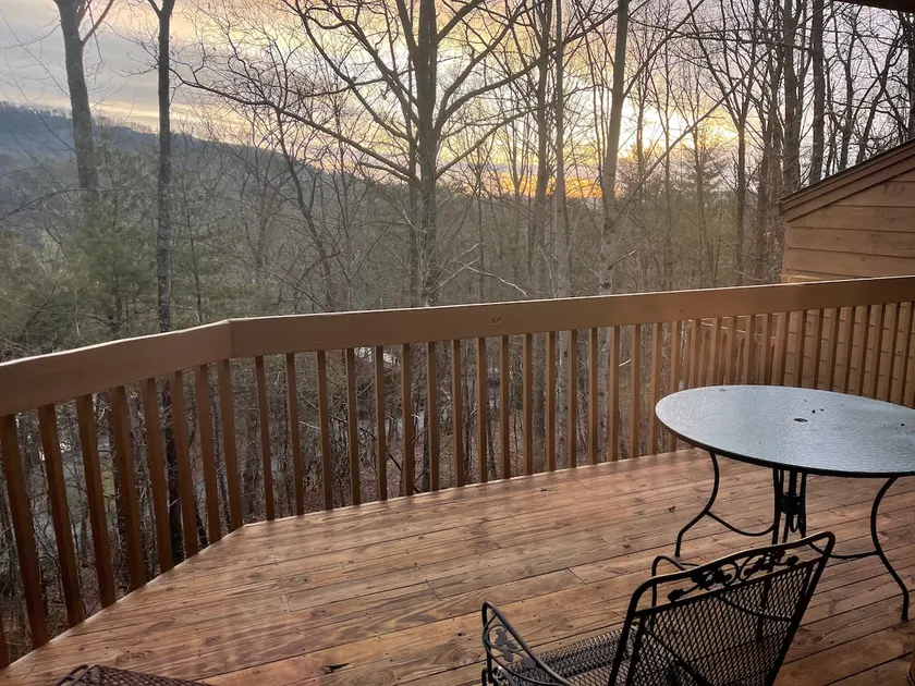 Sapphire Townhouse In the Trees - Image 1