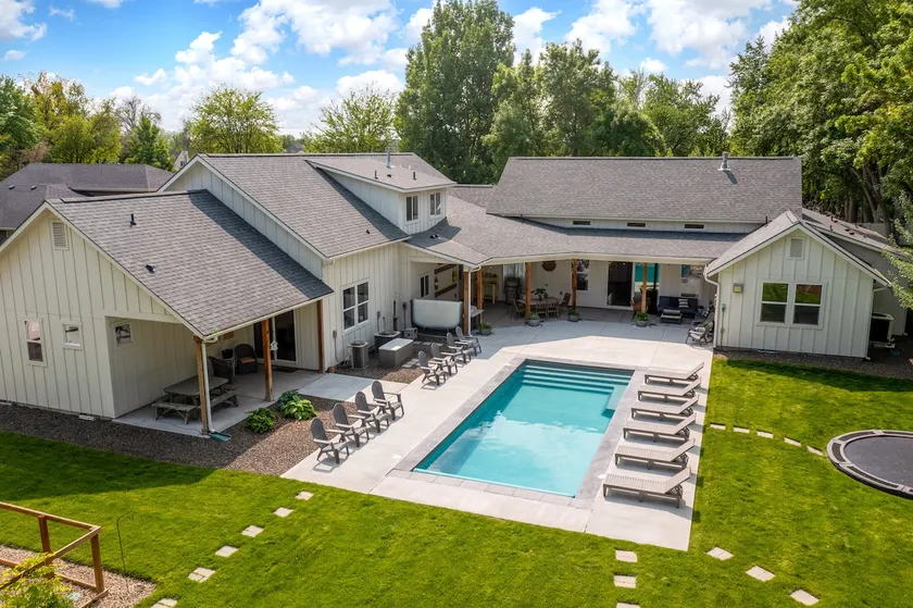 5BR Farmhouse w/ Hot Tub & Seasonally Heated Pool - Image 1