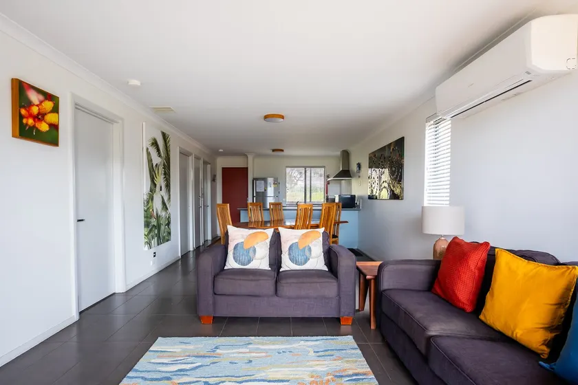 Cosy Cottage Olive Grove | Retreat with Fast Wi-Fi - Image 1