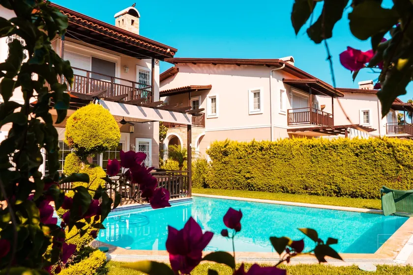 Luxury Villa with Private Pool and Sauna - Image 1