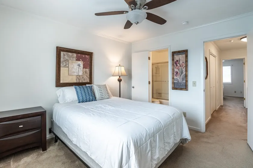 Townhouse, Close To Airport & USC, 2 TVs, Wi-Fi - Image 1