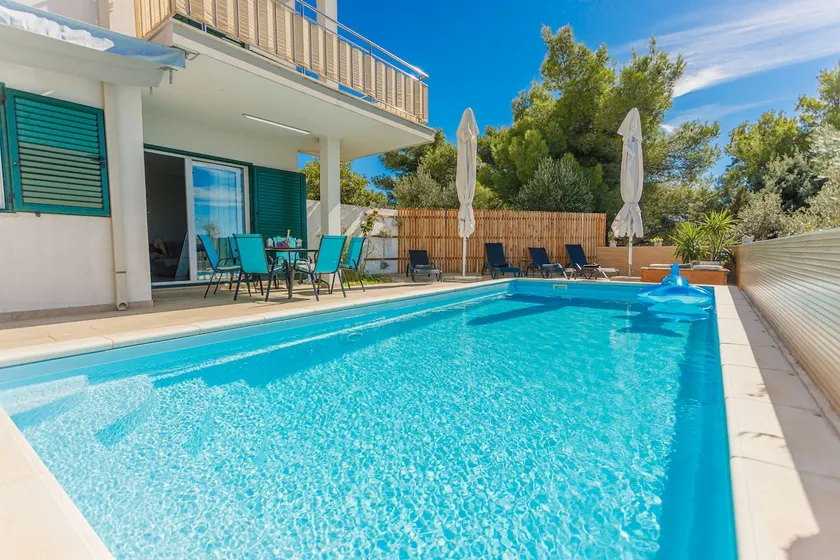 Villa NONO Jure - Private Pool & Jacuzzi, Milna Brač - Image 1