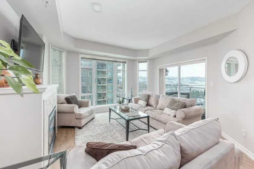Sunset Suite: Downtown, Amazing Views | Sleeps 4 - Image 1
