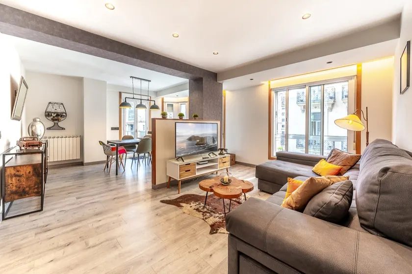 Beautiful loft with views in downtown Vigo - Image 1