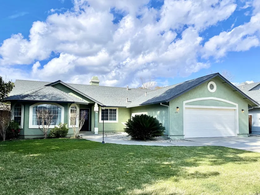 Luxury 4BR Family Home w/ King Suite + Game Room - Image 1