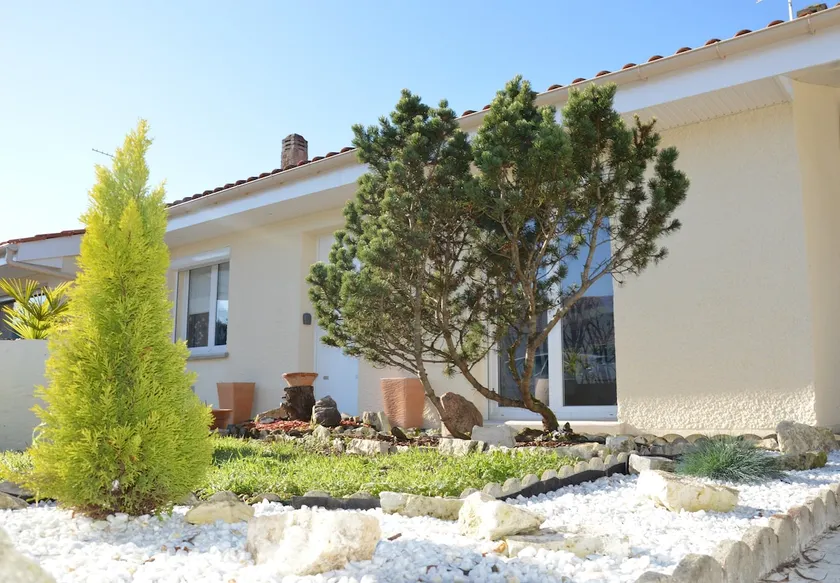 Family home near Bordeaux, ocean & vineyards - Image 1