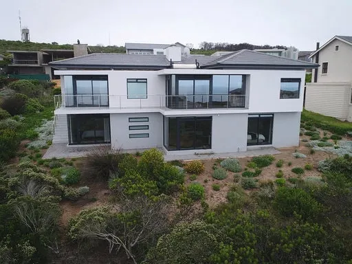 Luxury Apartment on award winning Golf Estate - Image 1