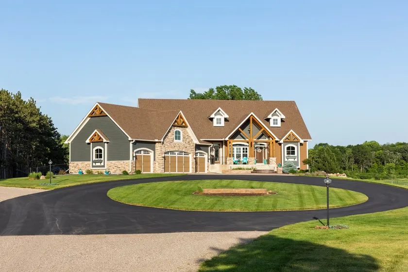 5000sf house-13 acres of privacy-Abundant wildlife - Image 1