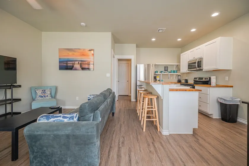 Sea-La-Vie - Coastal Cottage with Community Pool - Image 1