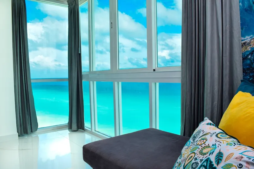 Breathtaking views, beach front 03 - Image 1