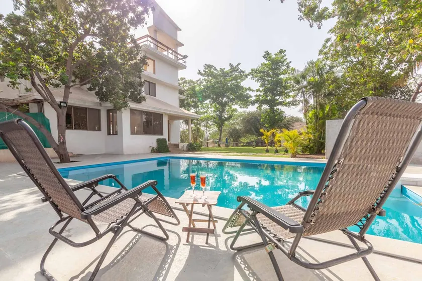 5BHK Pvt Pool Riverview Villa Santoni Farm, Karjat - Image 1