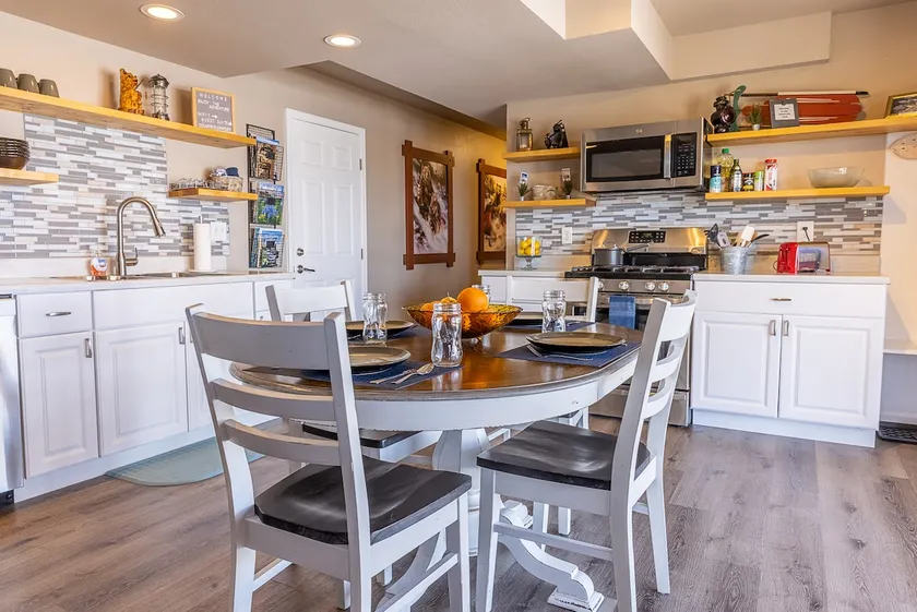 Taste of Country AirBNB, pet friendly - Image 1