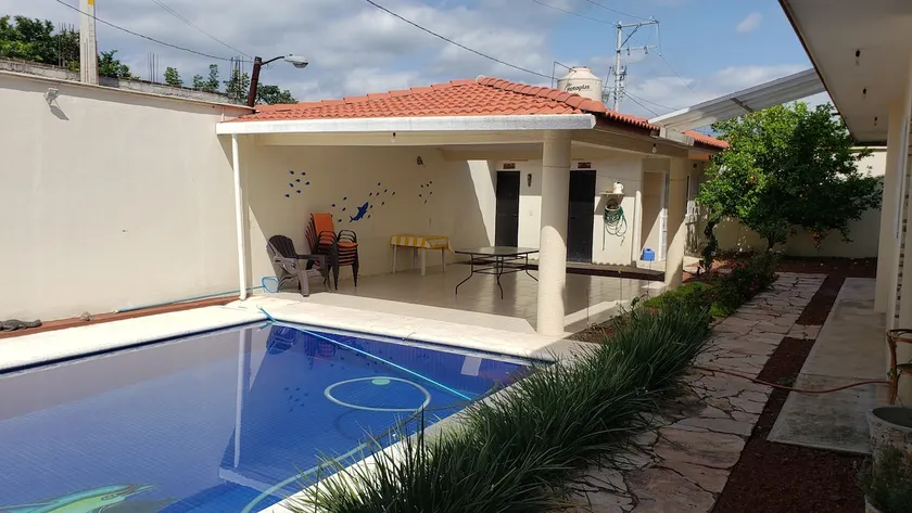 Spacious house with pool near 2 magical villages - Image 1