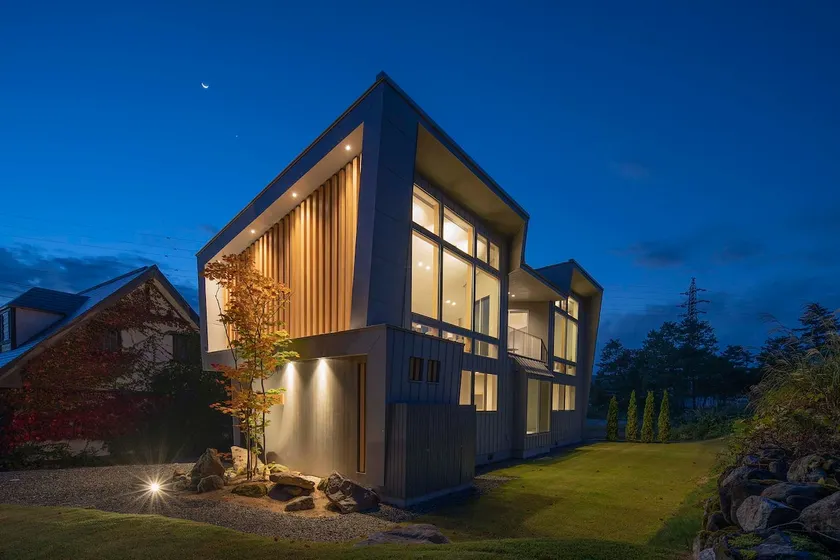 Echo Rocks | Private Spacious Mountain View Chalet - Image 1
