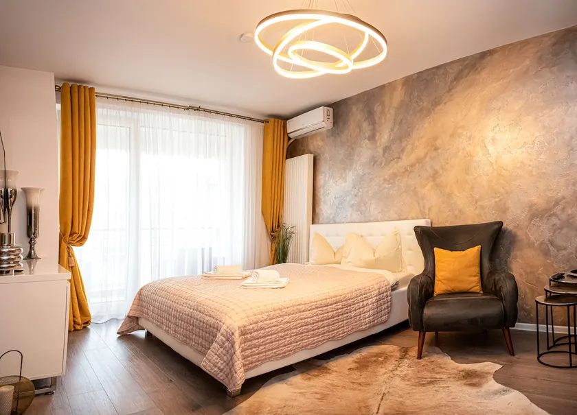 Royal Apartment - Image 1