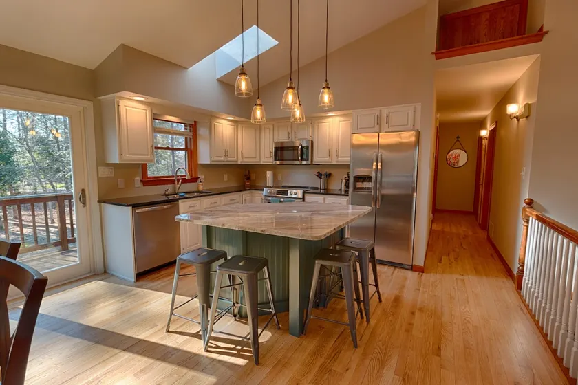 Woodsey Beach House - Beach, Lake, Woods! - Image 1