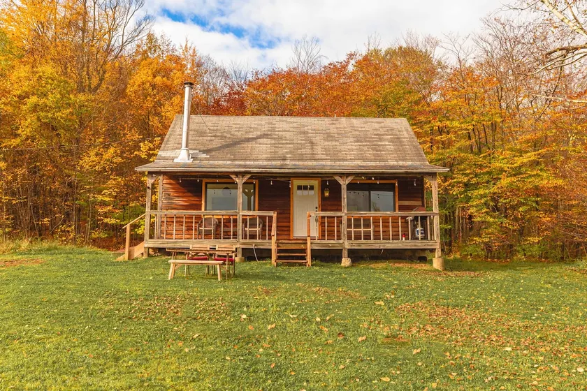 Ski Cabin-Scenic Views-5.5 Private Acres-Fast Wifi - Image 1