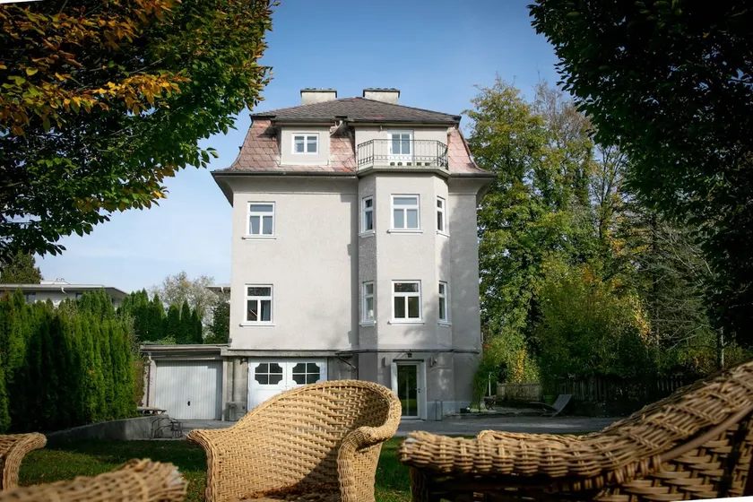 family wellhouse green garden Salzburg < 15 p - Image 1