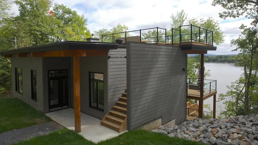 BEAUTIFUL chalet in Memphremagog with ROOFTOP - Image 1