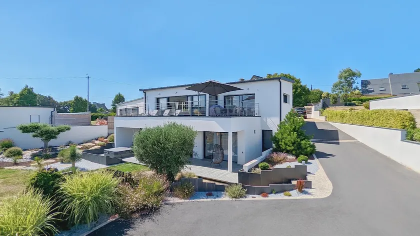 La Villa Kerdanet - Spa - Panoramic sea view and beach 500m away - Image 1