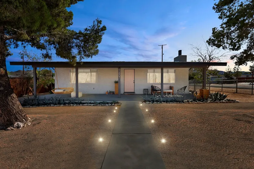 Hilltop Hideaway, a Joshua Tree Retreat - Image 1
