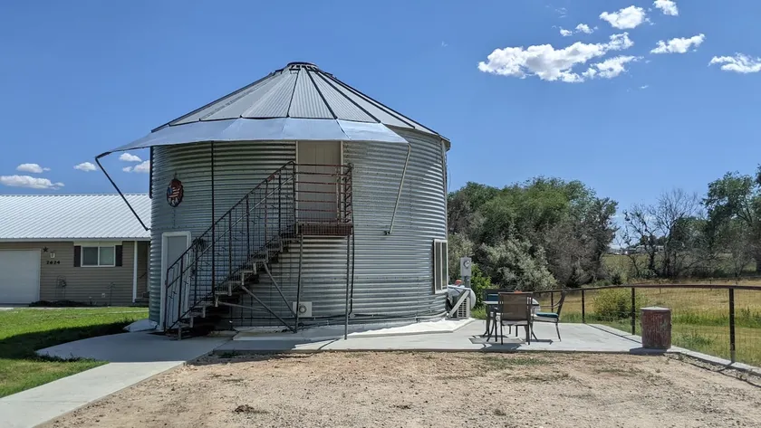 Granary/Silo Guesthouse - Image 1