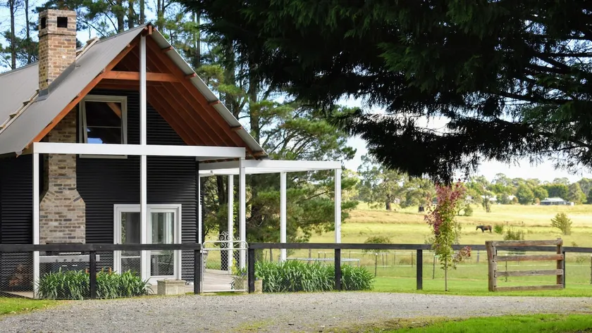 Contemporary Country Experience - Image 1