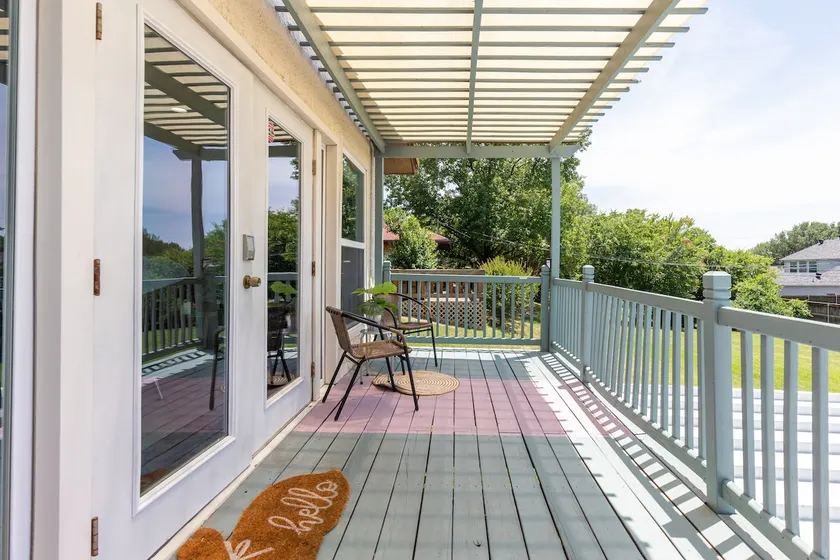 Large Clean Apt/King bed/Balcony/by AT&T & 6 Flags - Image 1