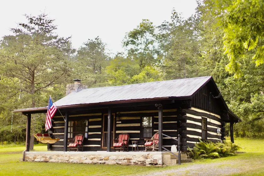 Cozy Log Cabin on Lake w/ Mountain Views - Image 1
