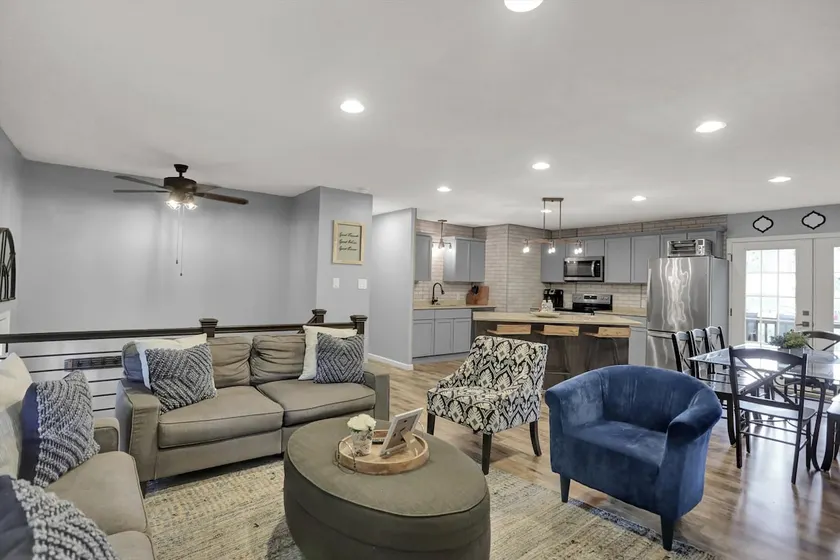 Dwntwn Westfield Family home close to GrandPark and local entertainment - Image 1