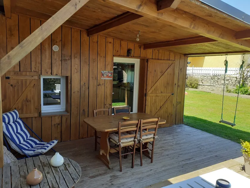 ”The cabin at the bottom of the garden” - Image 1