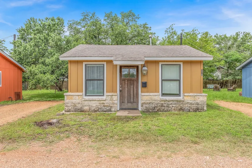 Holiday Bryan Escape 1BR w/ Yard Near Kyle Field - Image 1