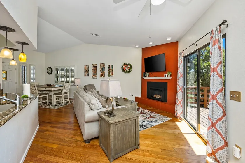 Summit House - Image 1