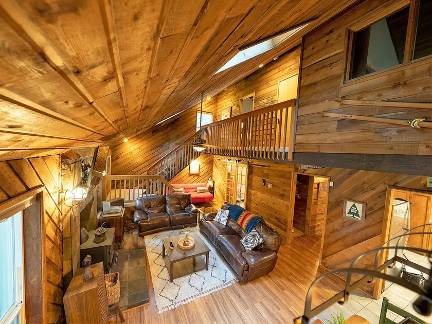 Lolo lodge-Hot tub, trail to river, fast wifi - Image 1