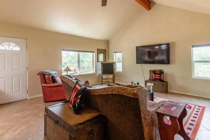 Private Riverfront Escape & Mountain Views - Image 1