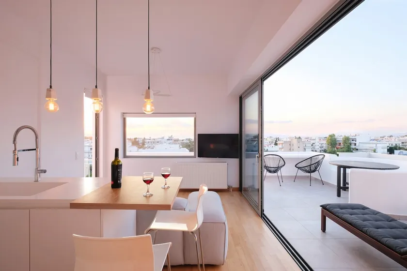 Glyfada Amazing Suite with sea view & jacuzzi - Image 1