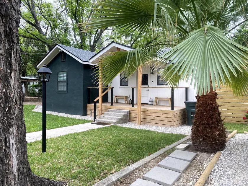 Charming Canal Cottage - Image 1