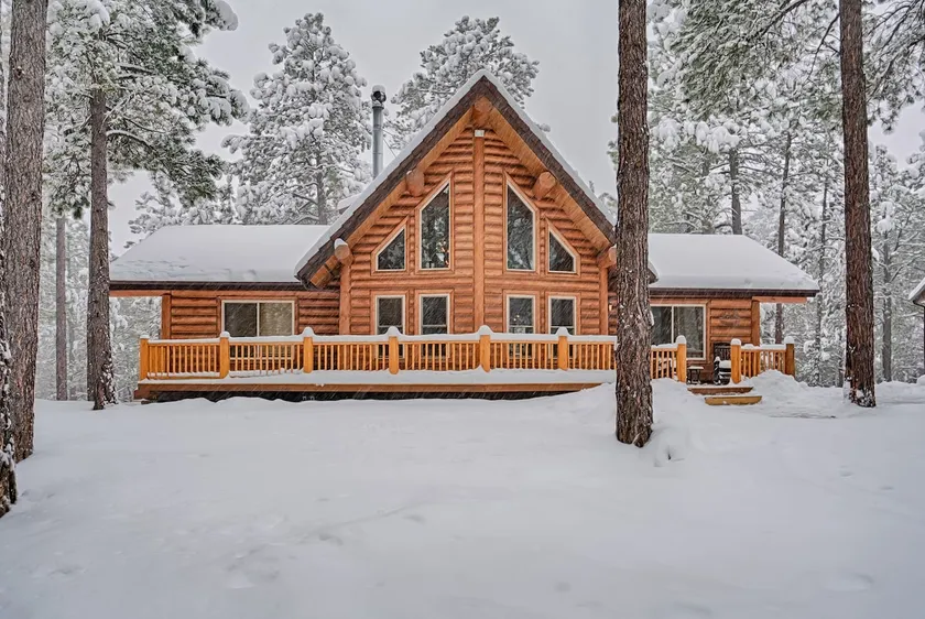 Lincoln Log Cabin, Tranquility close to Downtown - Image 1