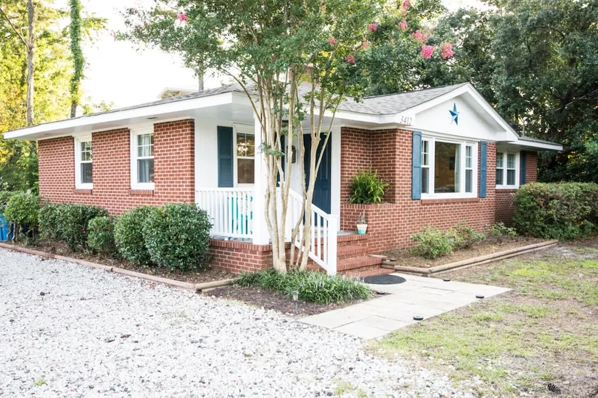Wilshire Coastal Cottage - Dog Friendly - Image 1