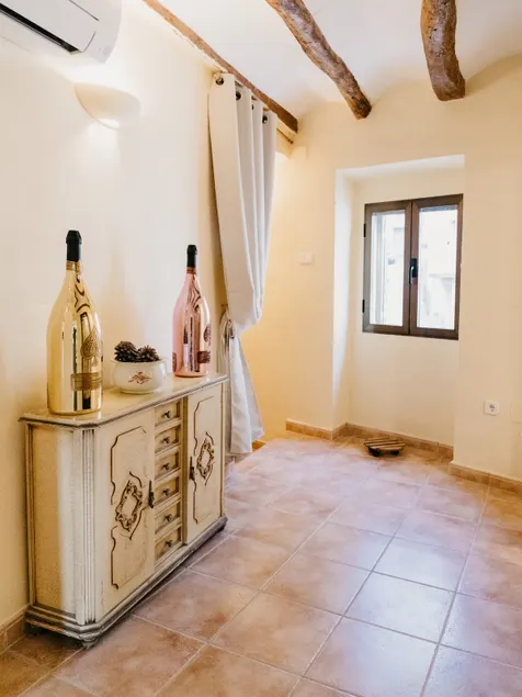 Country house for 8 people. Renovated with a Jacuzzi - Image 1