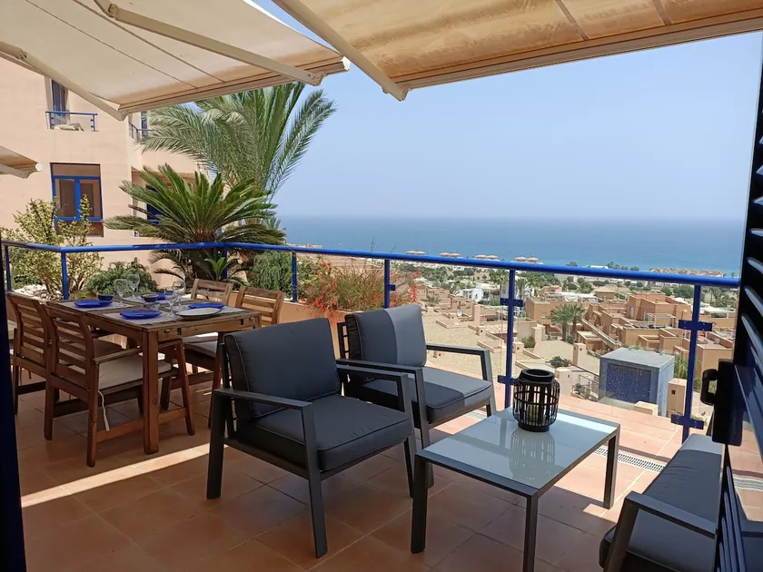 A beautiful apartment with an ocean view - Image 1