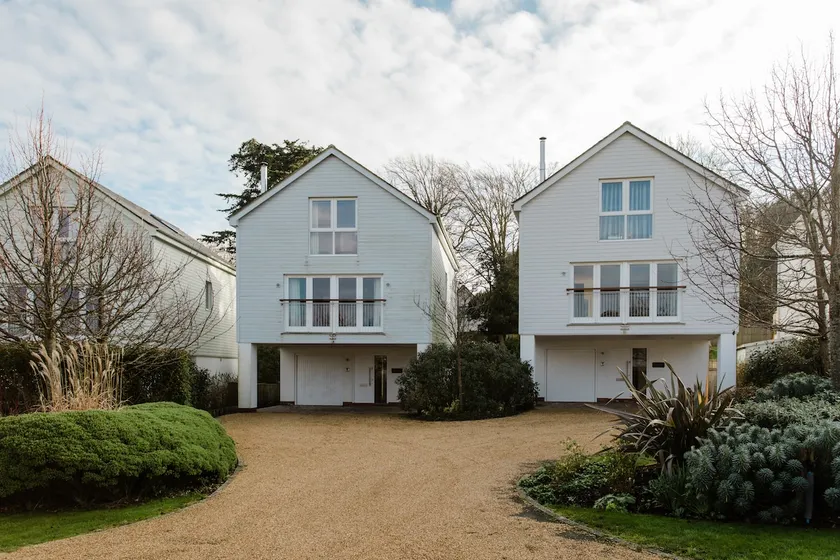4 Salterns-3 Bath-Nr Yarmouth-Nr Beach-Sleeps 7 - Image 1