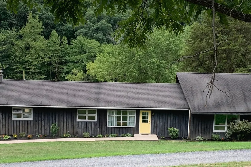 Whispering Yards - Image 1