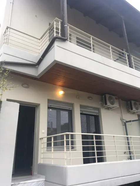 Pear three-storey maisonette - Image 1