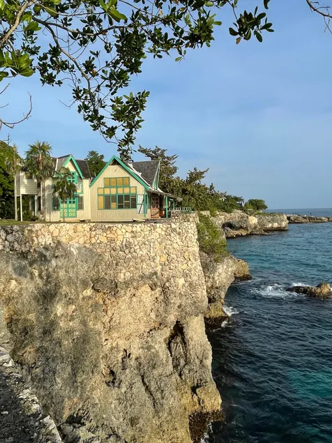 Grotto House at Brimhole - Image 1