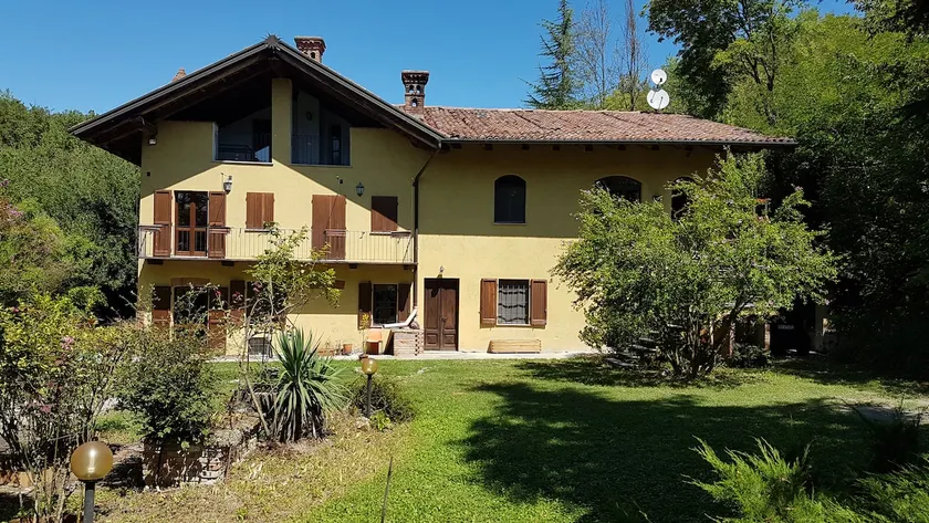 Isolated villa with barbecue, garden, and patio in Monferrato - Image 1