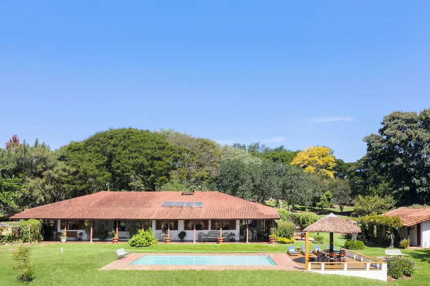 Elegant, spacious and family-friendly place surrounded by woods - Image 1