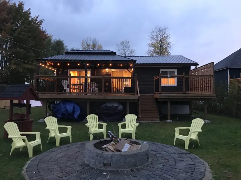 3BR Lakefront Cottage · Sauna · Fire Pit · Dock - Image 1