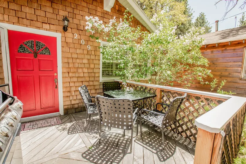 Family Mountain Cabin-Dogs Welcome-Grill-Pines - Image 1
