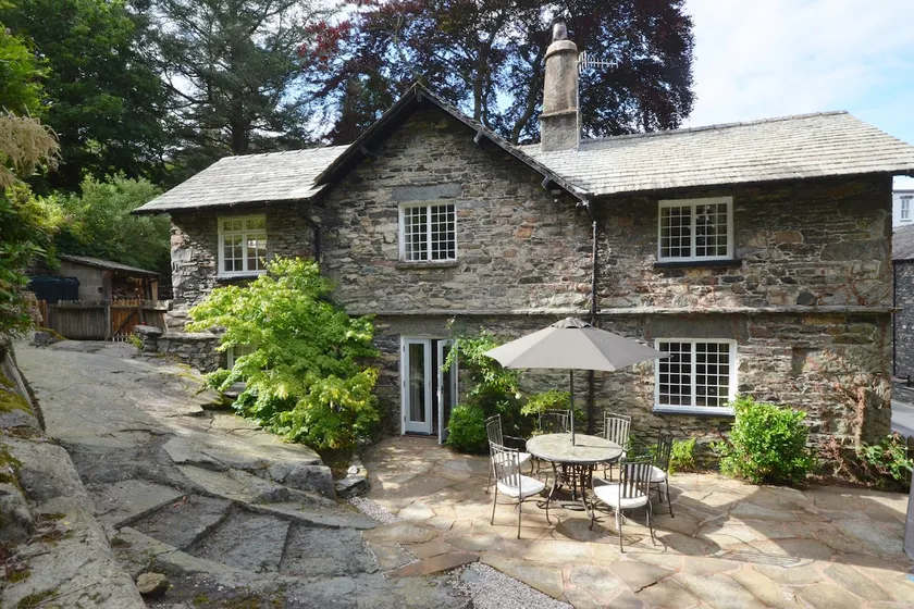 Glenridding Traditional Stone Built House Sleeps 8 - Image 1